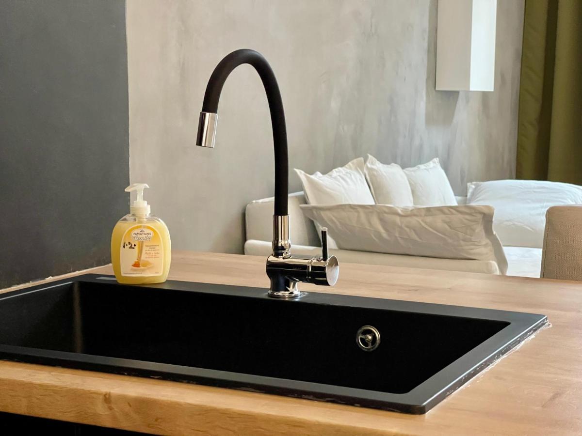 Loft Studio In Pagrati Apartment เอเธนส์ ภายนอก รูปภาพ